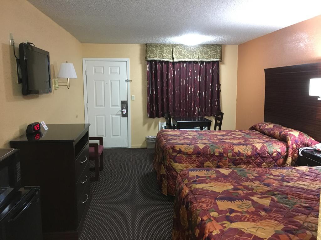 Redwood Inn - White Hall Екстер'єр фото