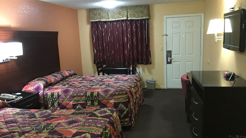 Redwood Inn - White Hall Екстер'єр фото