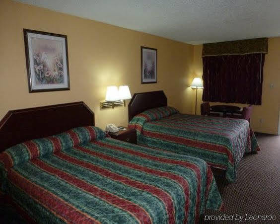 Redwood Inn - White Hall Екстер'єр фото